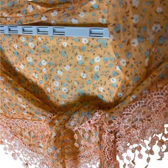 Floral Silk Lace Trim Shawl Scarf - NEW 🌼 - Picture 4 of 4